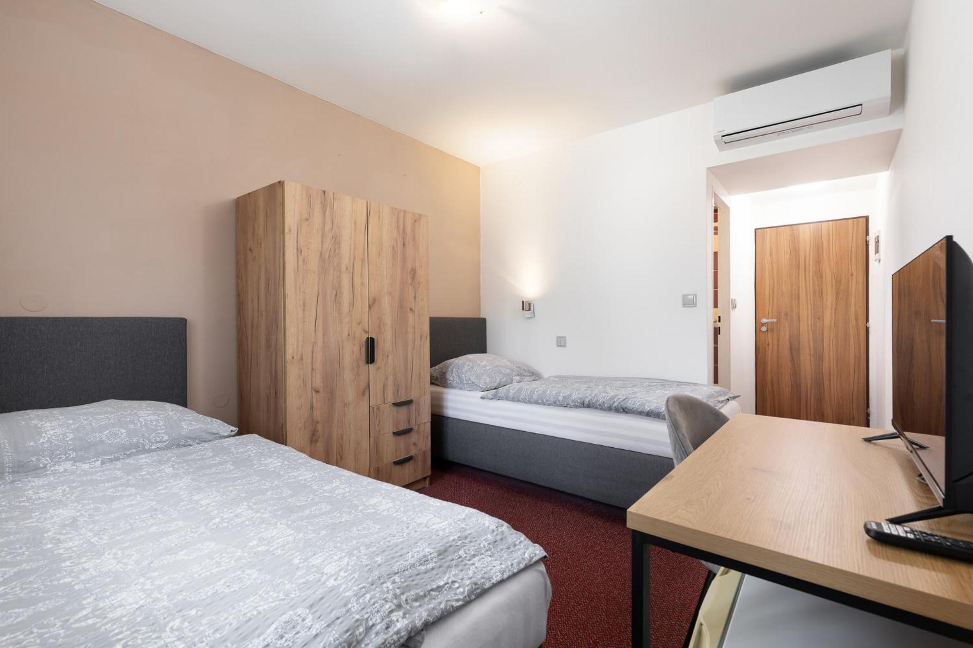 Hotel Algar Опава Екстериор снимка